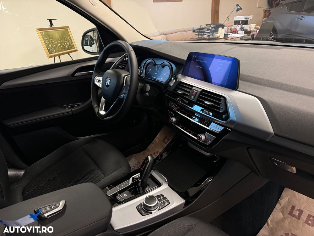BMW X3 xDrive20i Aut. Luxury Line - 32