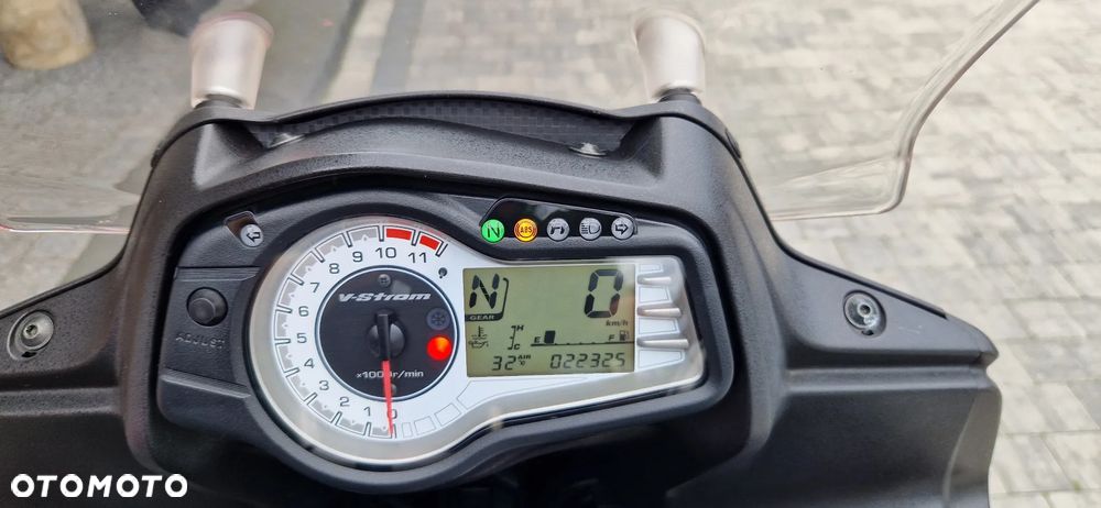 Suzuki V-STROM - 9