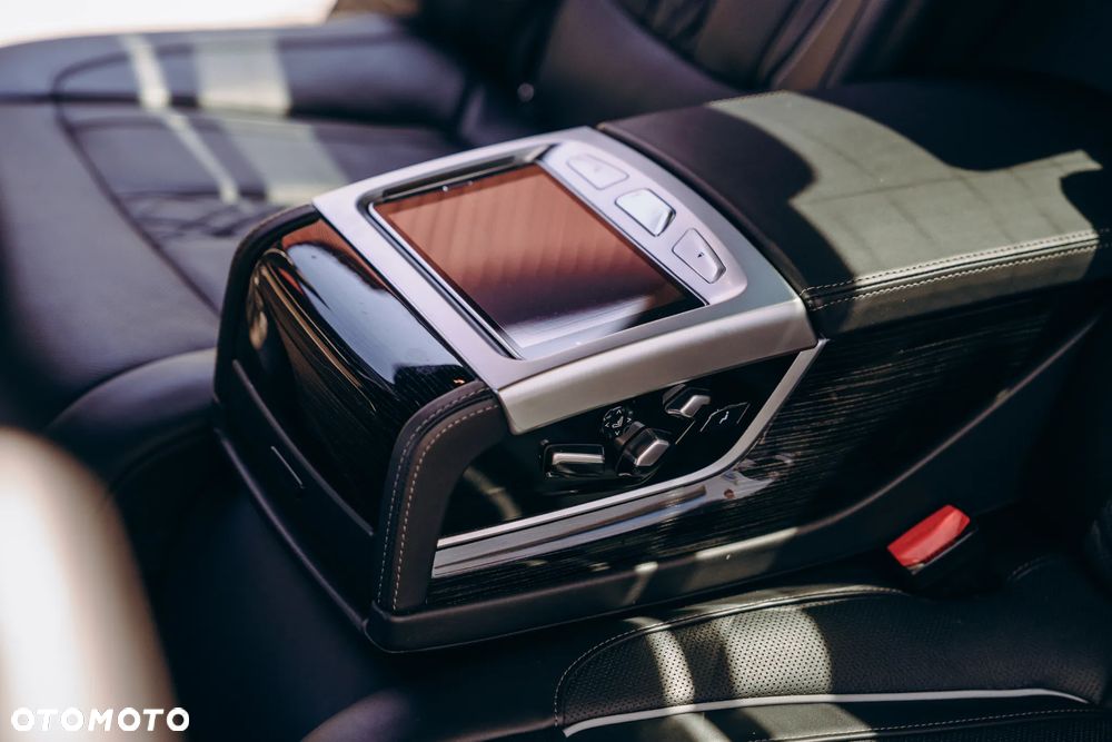 BMW Seria 7 740Ld xDrive - 21