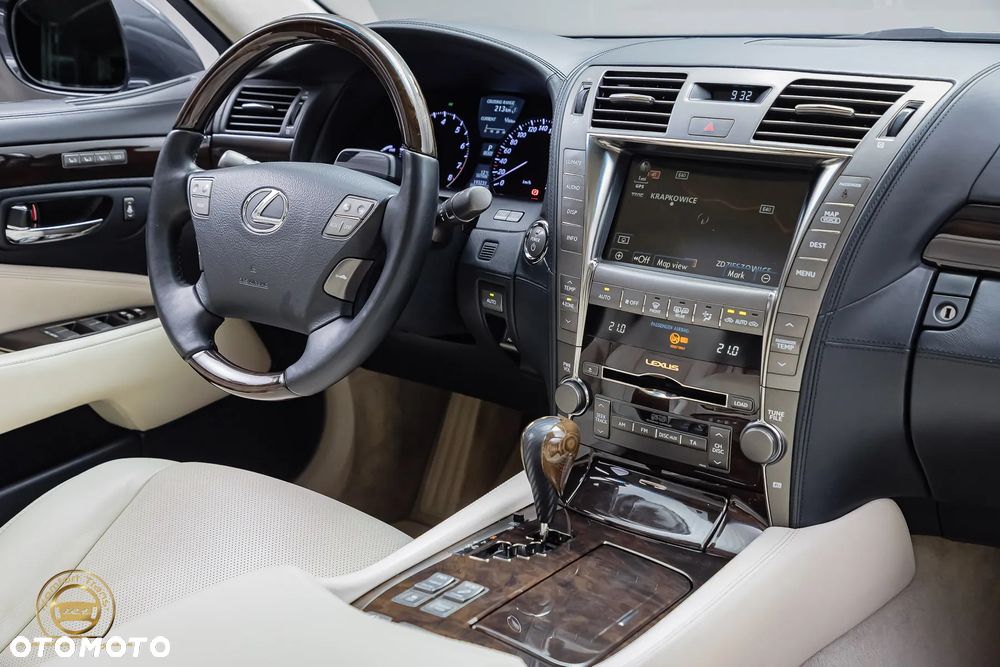 Lexus LS - 15