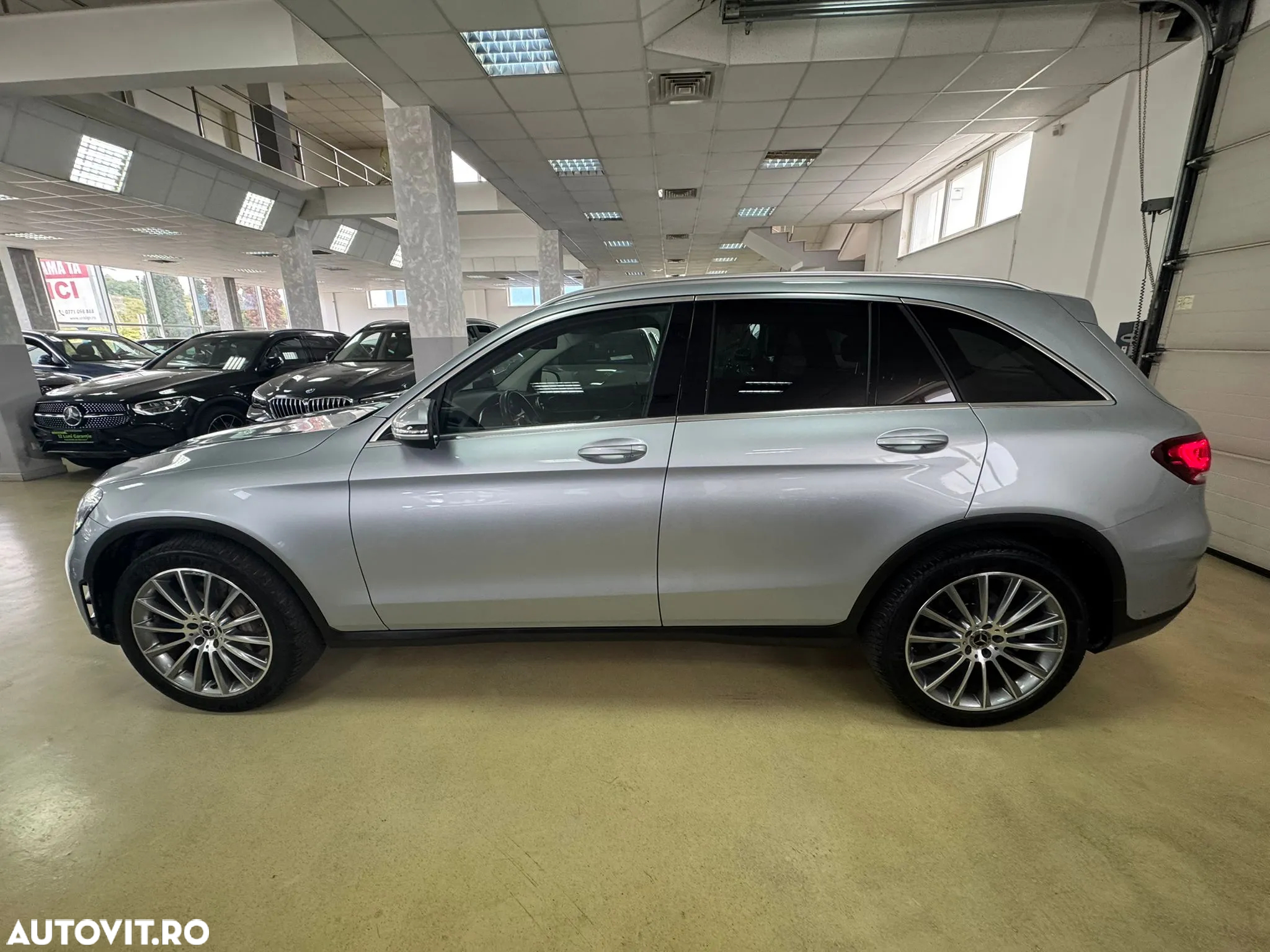 Mercedes-Benz GLC 300 d 4Matic 9G-TRONIC AMG Line - 11