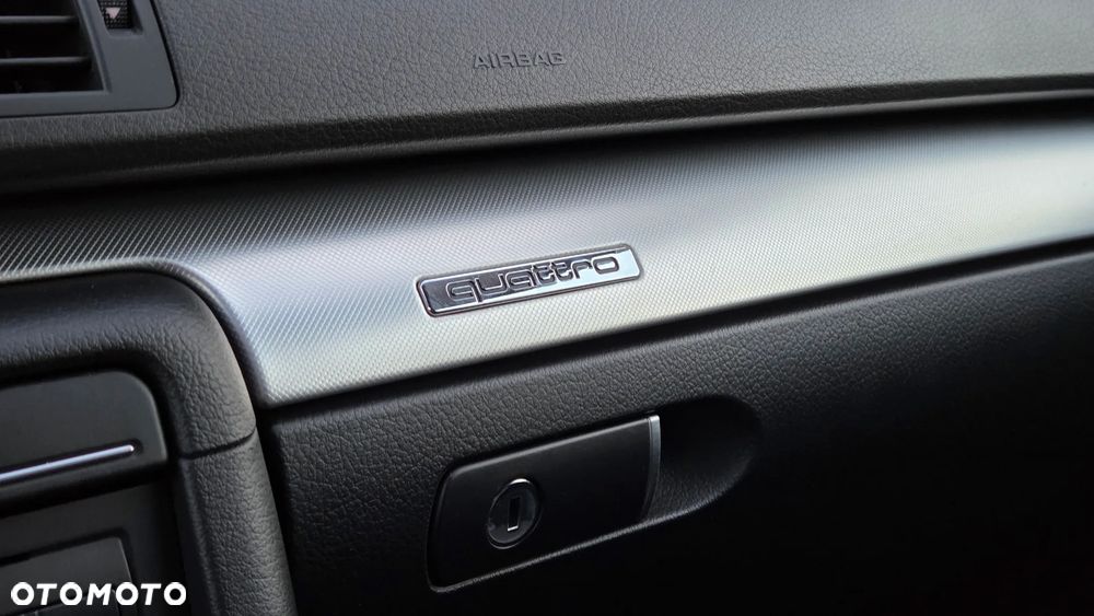 Audi A4 Avant 2.0 TDI DPF quattro - 24