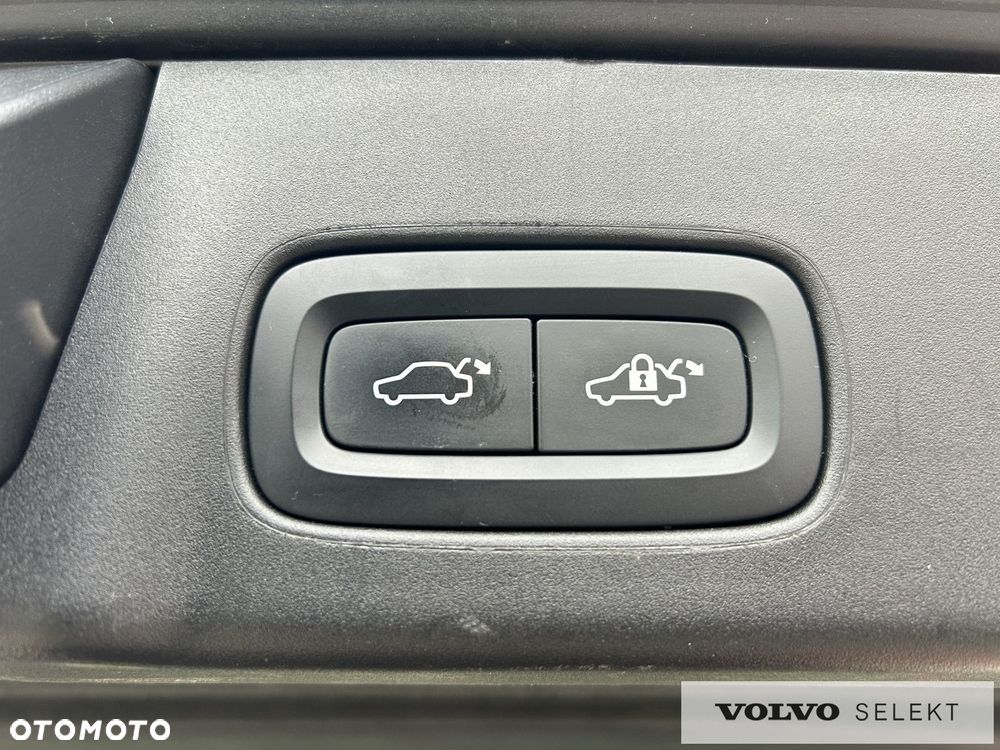 Volvo V90 Cross Country - 28