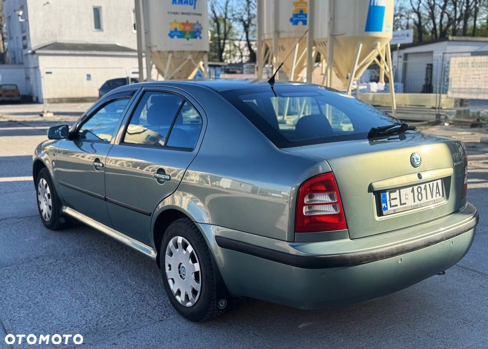 Skoda Octavia 2.0 Ambiente - 4