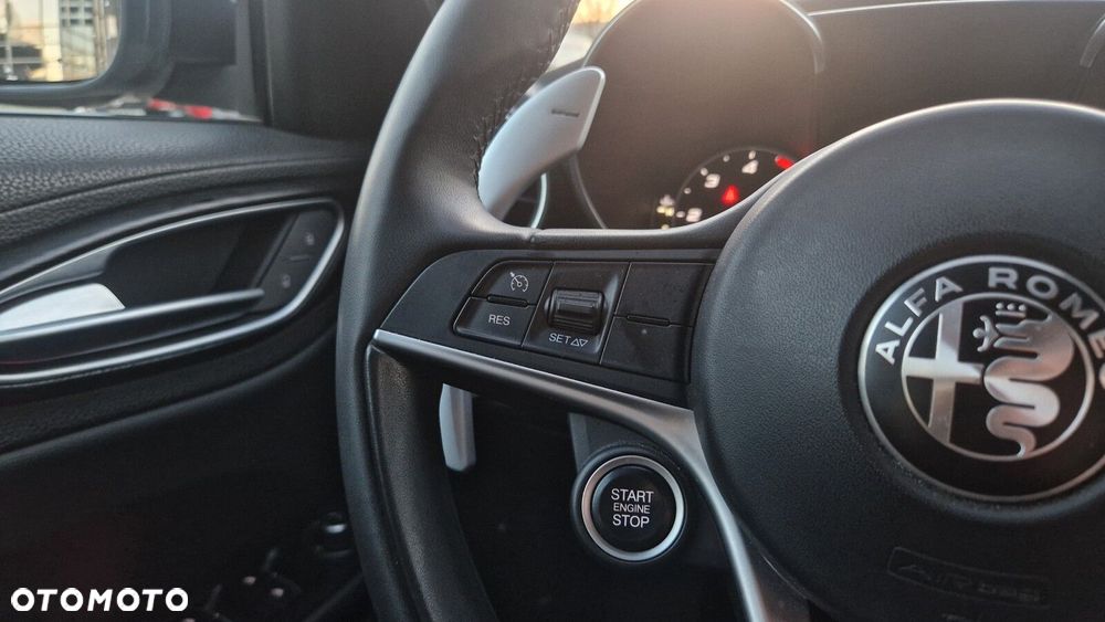 Alfa Romeo Giulia 2.2 D Turbo Super - 26