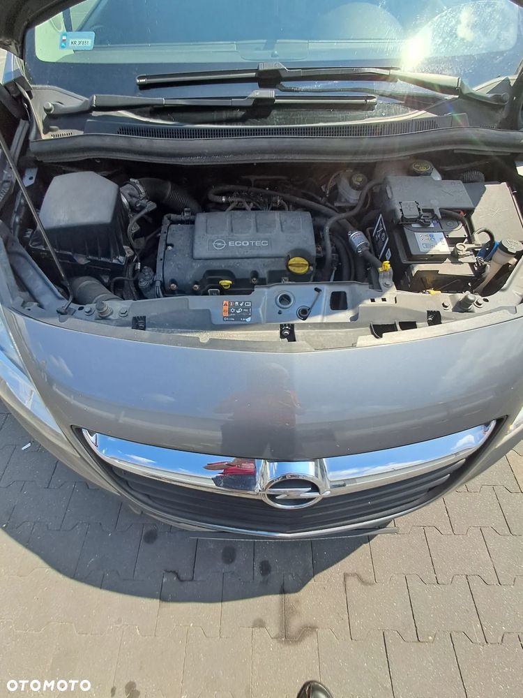 Opel Meriva 1.4 Essentia - 10