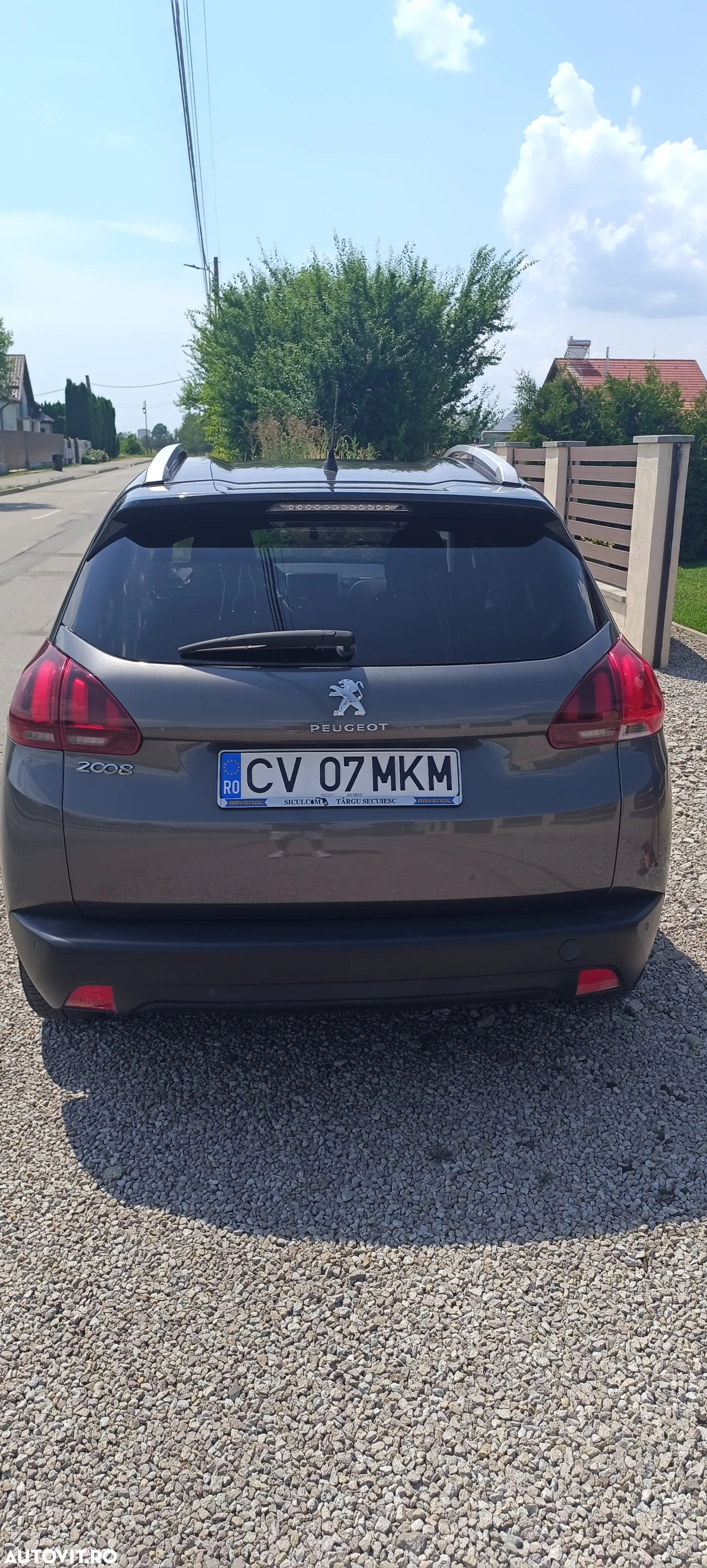 Peugeot 2008 1.2 L PureTech STT Active - 5