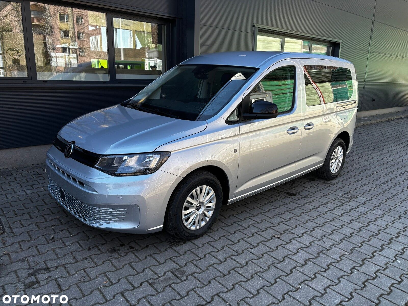Volkswagen Caddy 2.0 TDI 102 KM 6-bm 5-miejsc - 2