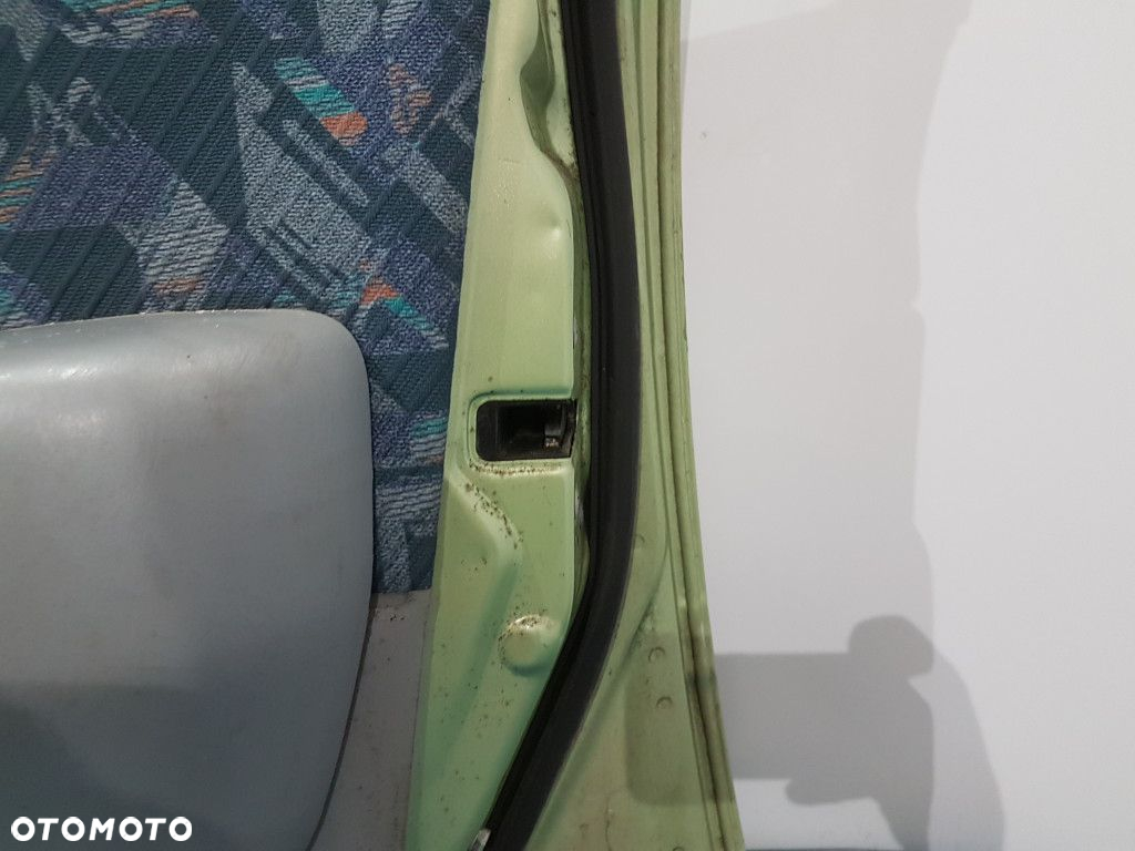 TOYOTA STARLET P9 DRZWI PRZÓD PRAWE 6Q9 - 15