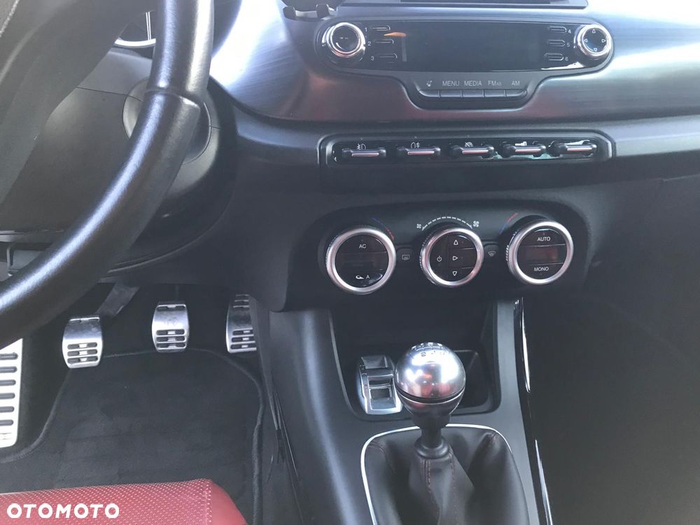 Alfa Romeo Giulietta 1.6 JTDM 16V - 2