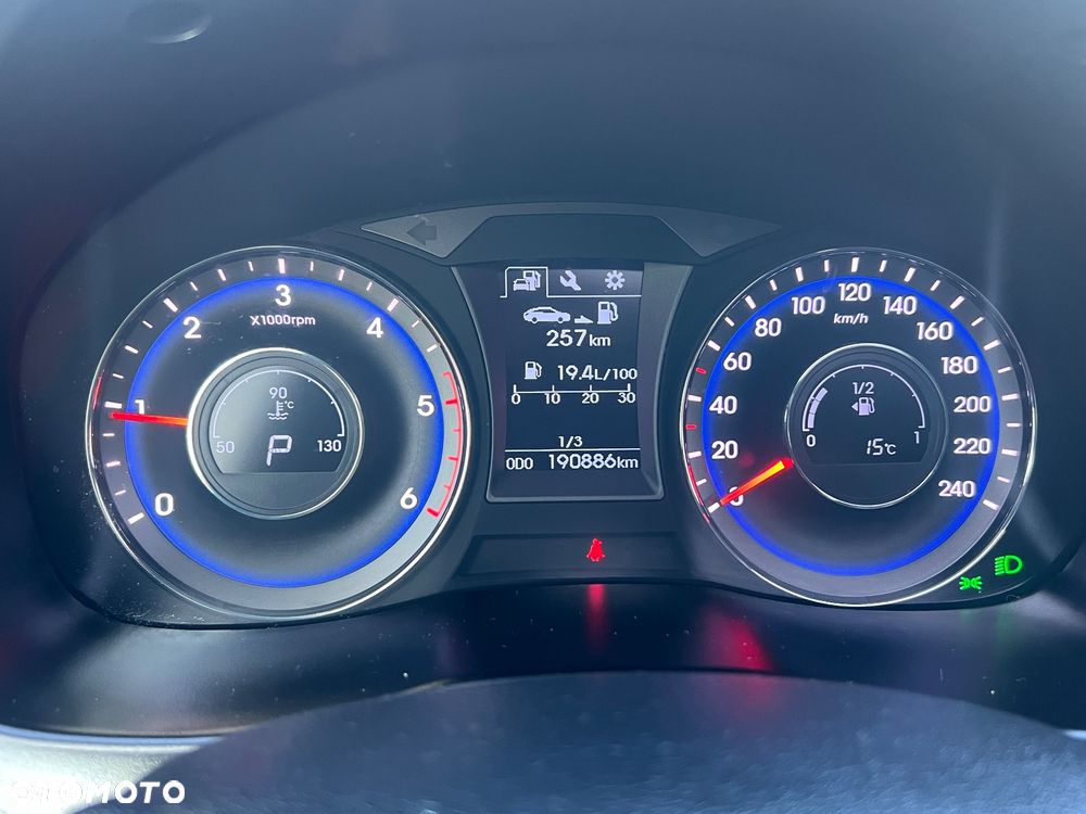 Hyundai i40 Kombi 1.7 CRDi DCT Premium - 22