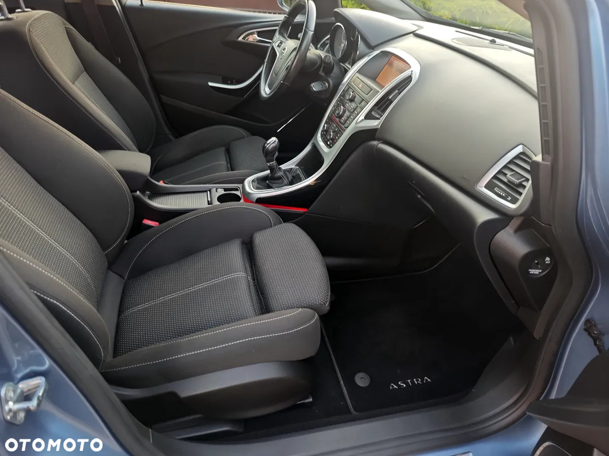 Opel Astra IV 1.4 T Cosmo - 23