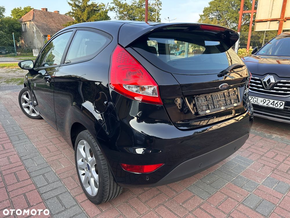Ford Fiesta 1.4 Autom Titanium - 4