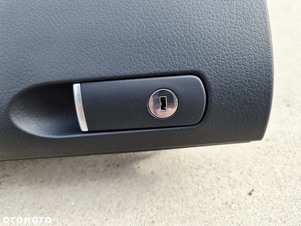 Schowek Czarny Pasażera Ładny Audi A4 B6 B7 Seat Exeo Europa 8E1 - 2