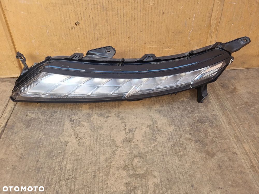MITSUBISHI ECLIPSE CROSS LIFT LAMPA PRZEDNIA LEWA - 1