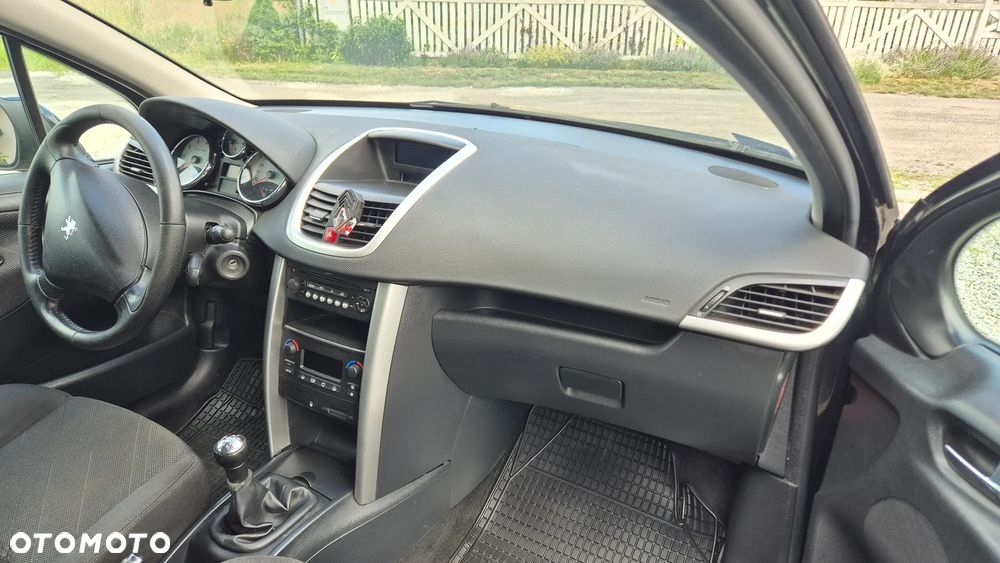 Peugeot 207 - 11