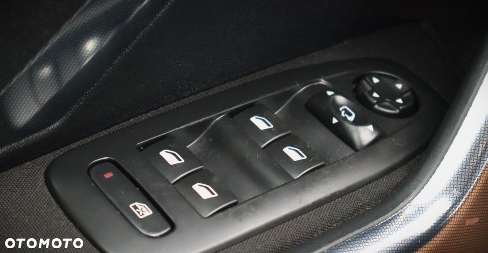 Peugeot 2008 - 25