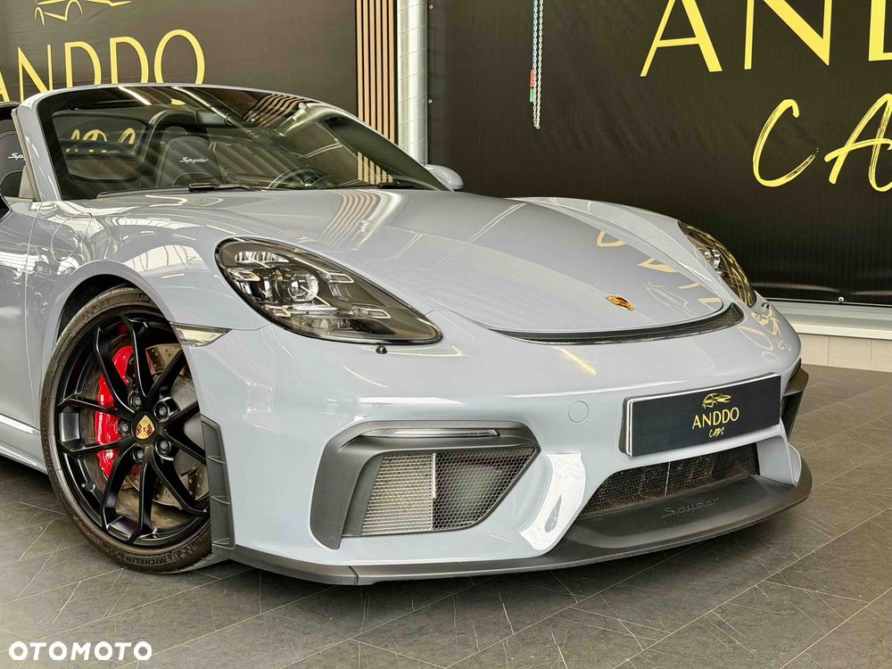 Porsche 718 Spyder - 32