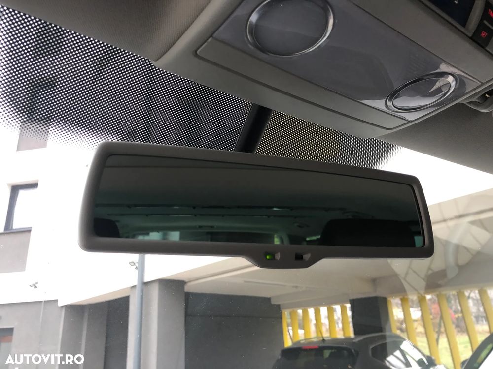 Volkswagen Multivan - 22