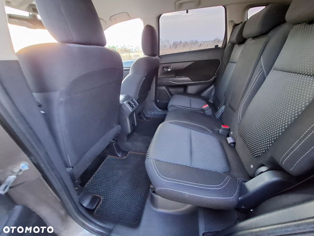 Mitsubishi Outlander 2.0 Intense + SDA 4WD CVT - 8