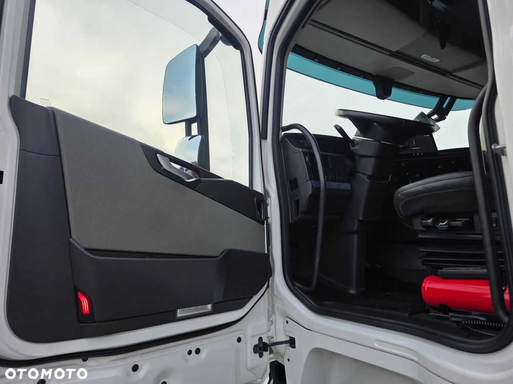 Volvo FH500/EURO6/ADR/FULL LED/ZŁOTY KONTAKT/SPROWADZONE Z NIEMIEC - 21