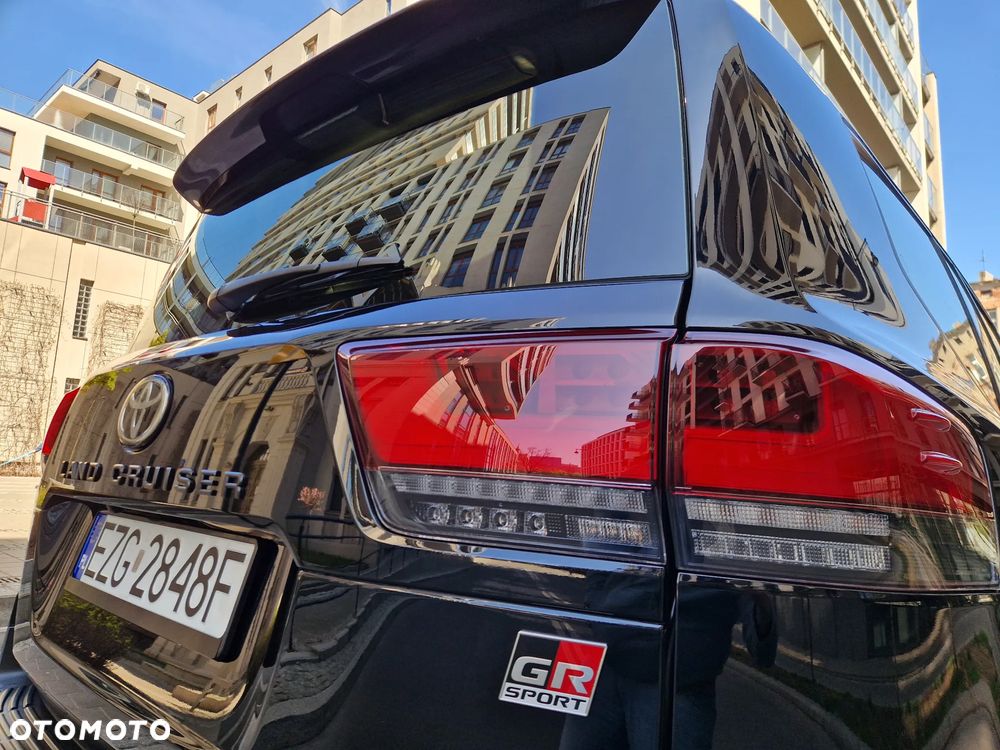 Toyota Land Cruiser - 41