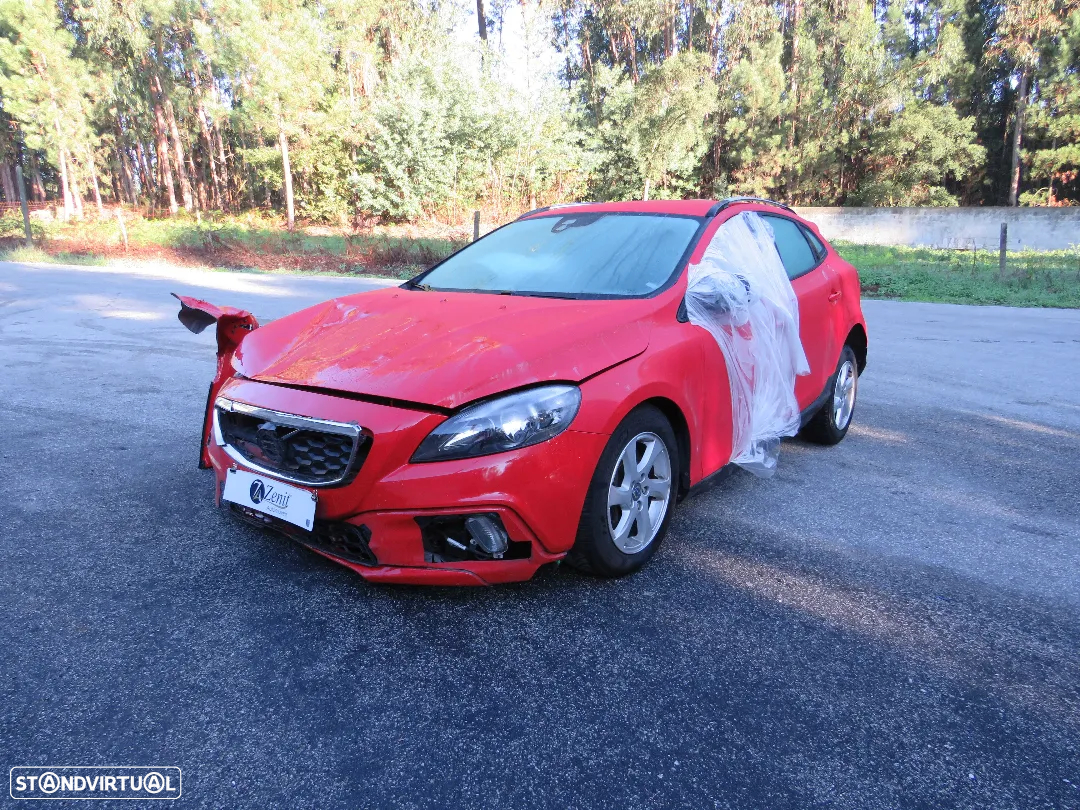 Volvo V40 2.0 D3 (150cv) de 2013  - Peças Usadas (8014) - 2