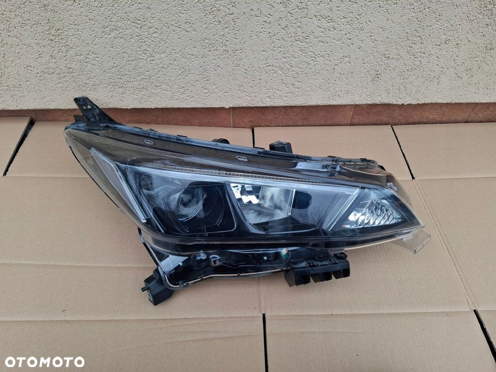lampa przednia nissan leaf ii oryginał ładny stan - 1