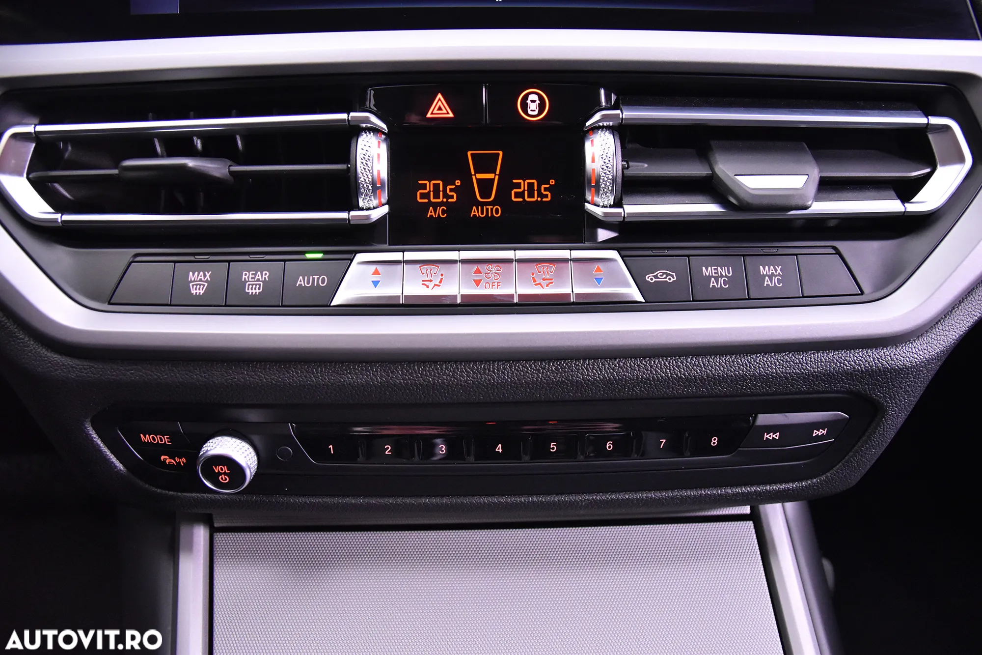 BMW Seria 3 320i Touring Aut. - 18