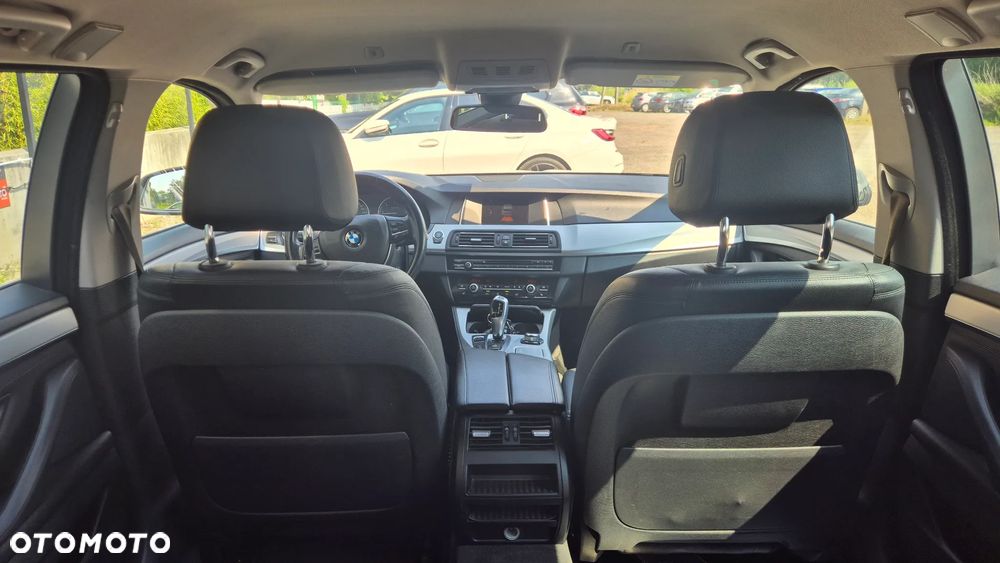 BMW Seria 5 520d xDrive - 7