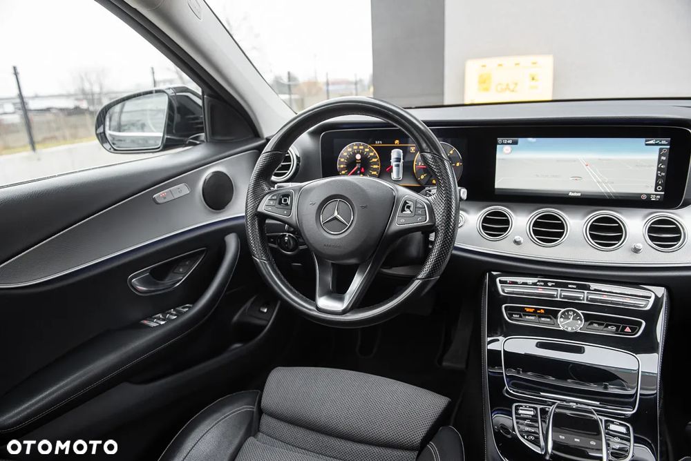 Mercedes-Benz Klasa E 220 d Business Edition 9G-TRONIC - 30