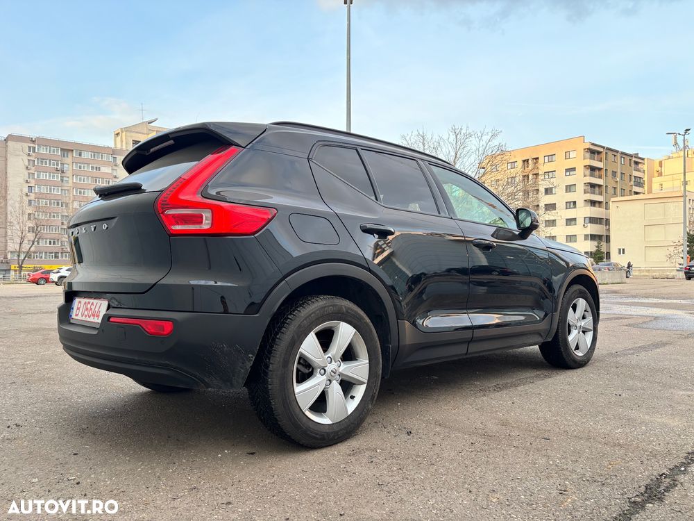 Volvo XC 40 T2 Plus Dark - 4