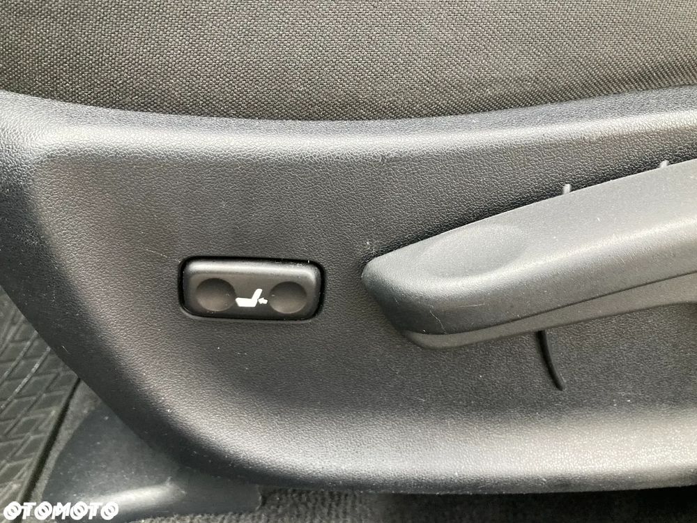 Toyota Avensis 2.0 D-4D Sol - 14