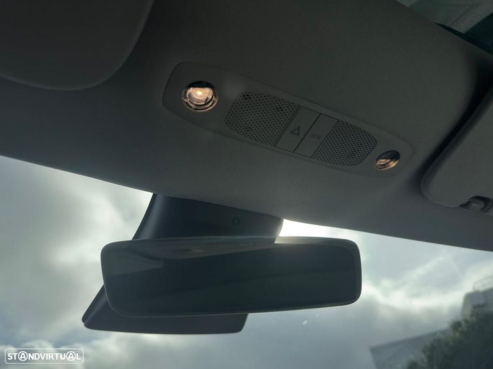 Tesla Model 3 Long-Range Dual Motor AWD - 17