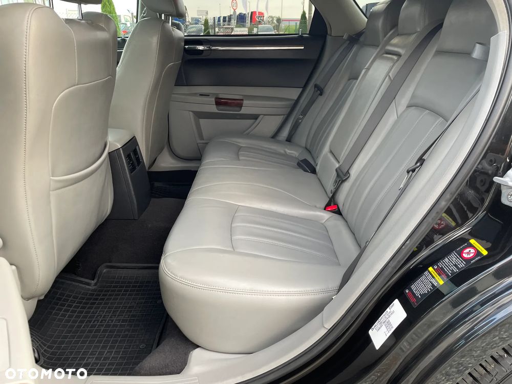 Chrysler 300C 3.0 V6 CRD - 24
