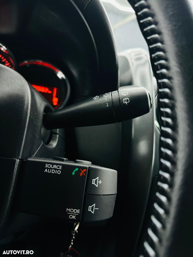 Dacia Duster 1.2 TCe 4x2 Laureate - 27