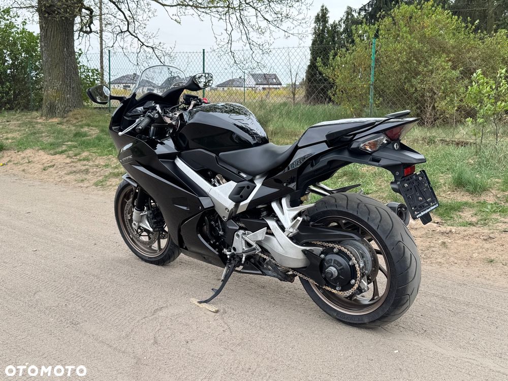 Honda VFR - 21