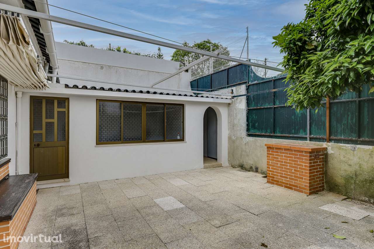 Moradia Geminada T4 em Carnaxide no concelho de Oeiras - Grande imagem: 5/41