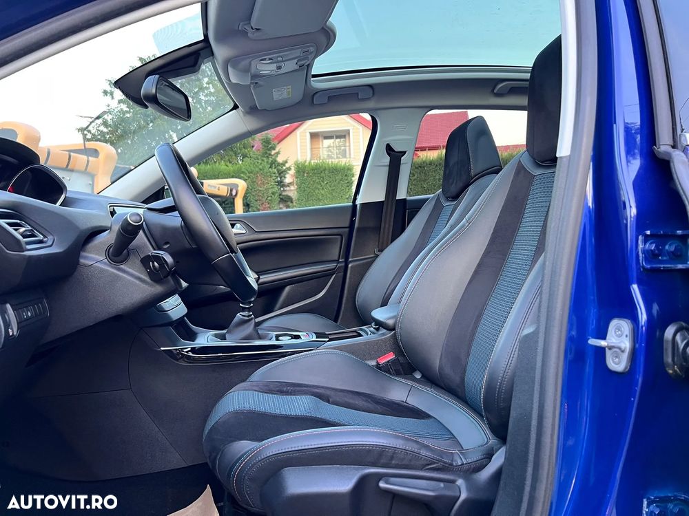 Peugeot 308 1.2 L PureTech Turbo S&S Allure - 8