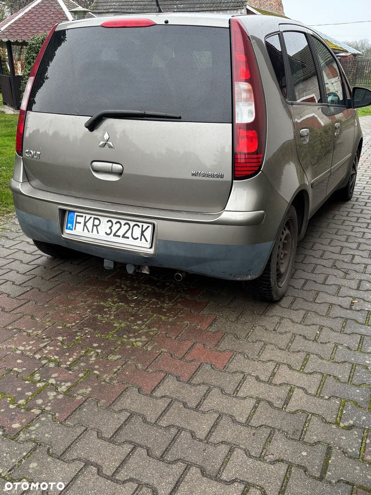 Mitsubishi Colt - 4
