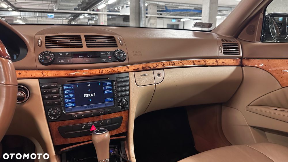 Mercedes-Benz Klasa E 320 CDI 7G-TRONIC Elegance - 26