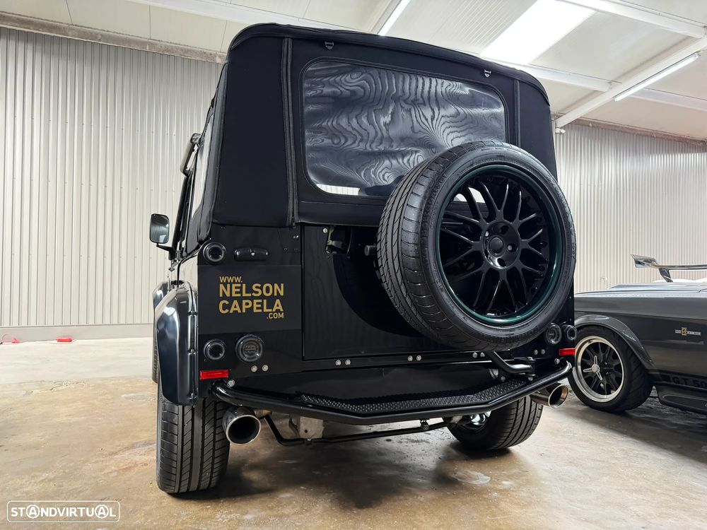Land Rover Defender - 6