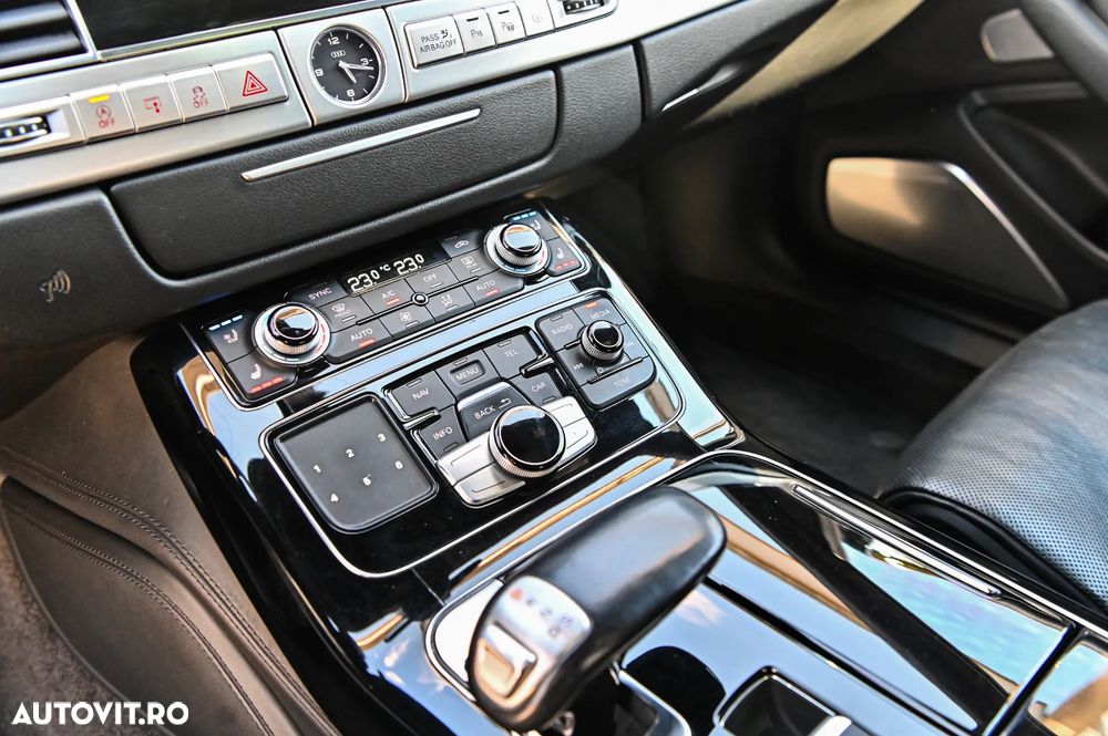 Audi A8 4.2 TDI DPF (clean diesel) quattro tiptronic Lang - 10
