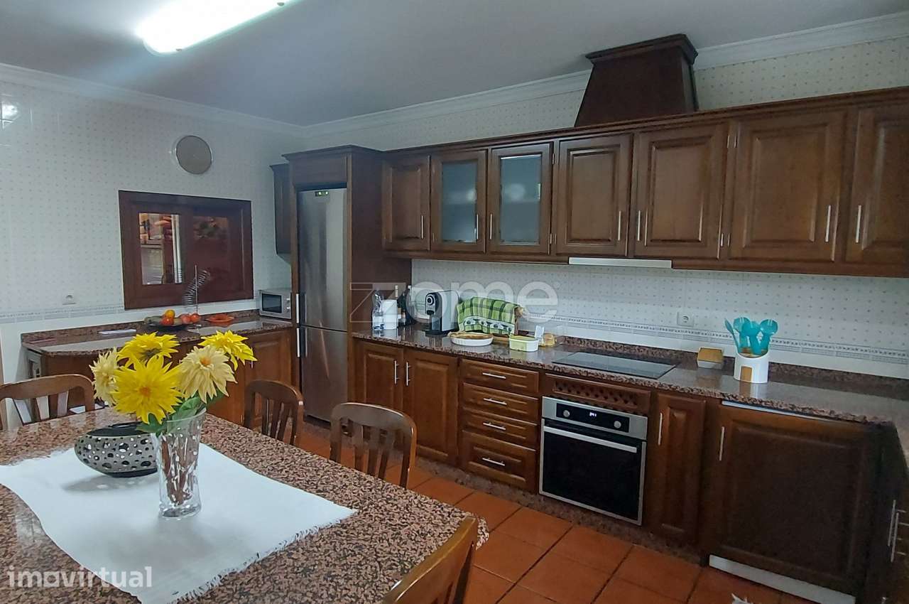 Casa Isolada em Chaves com Jardim a 2 min do centro da cidade - Vista 3