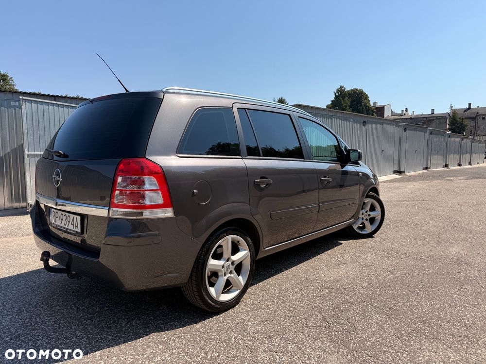 Opel Zafira 1.8 Family - 2