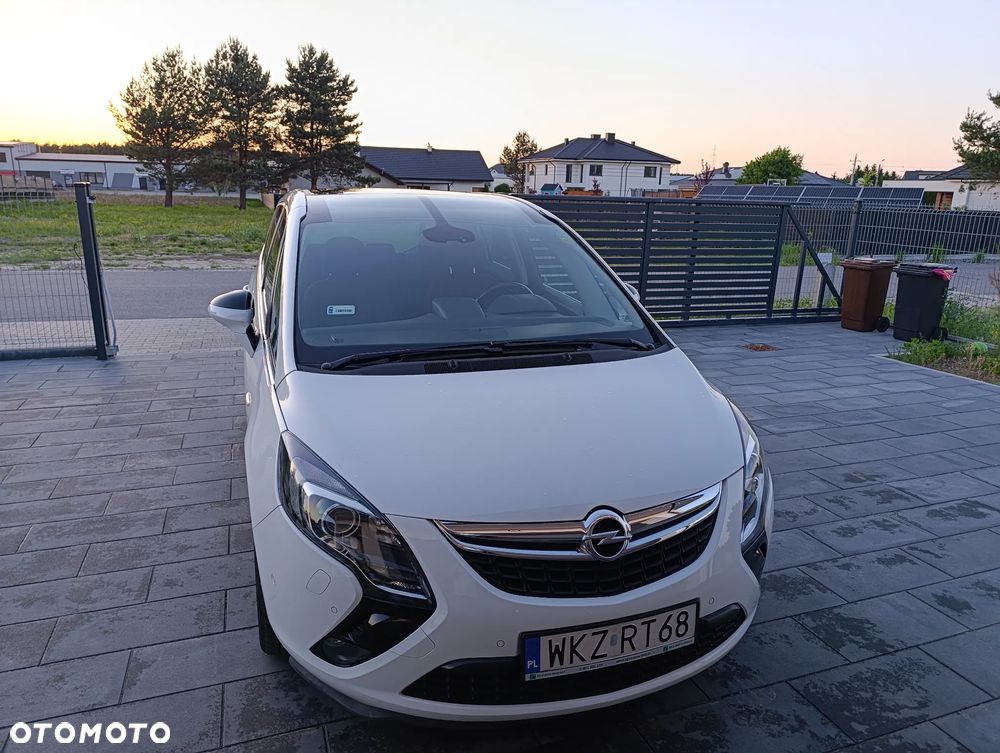 Opel Zafira - 1