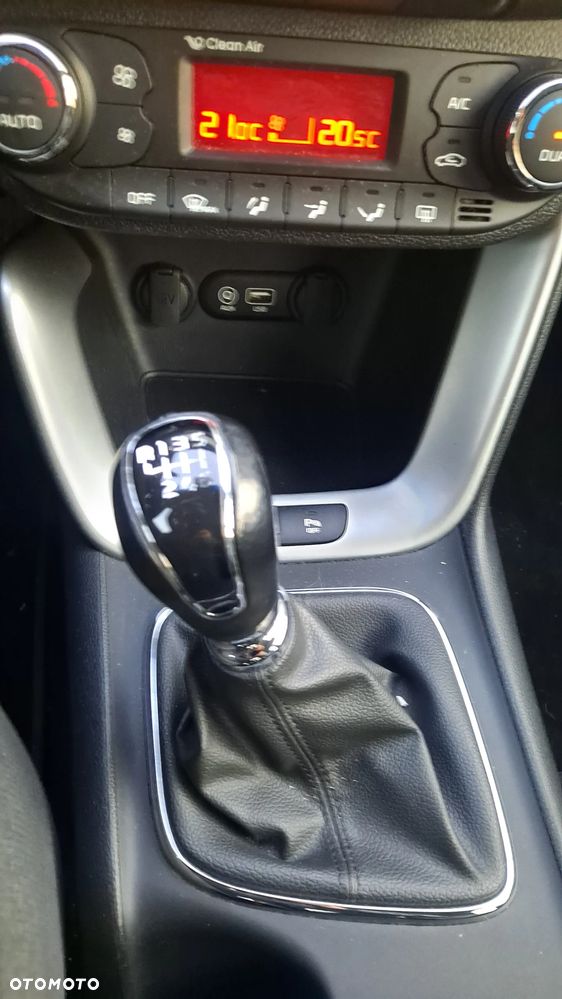 Kia Ceed 1.6 CRDi 136 ISG Dream Team Edition - 23