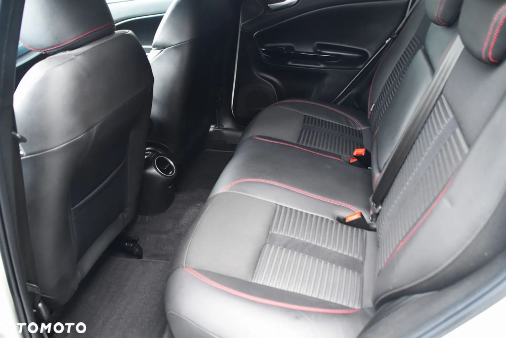 Alfa Romeo Giulietta 1.4 TB 16V Multiair Collezione - 11