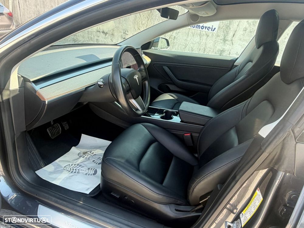 Tesla Model 3 Long-Range Dual Motor AWD — fotografia 9