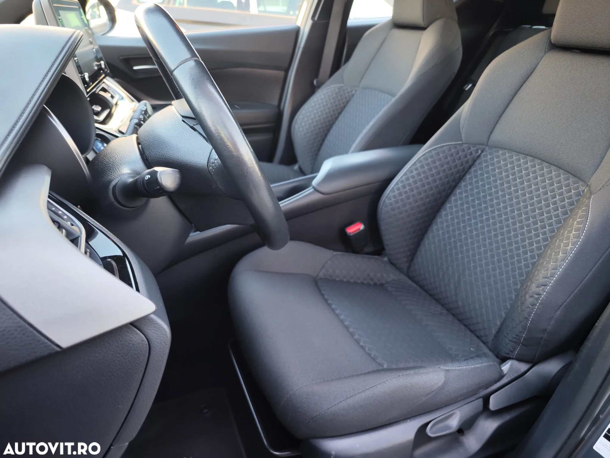 Toyota C-HR - 9
